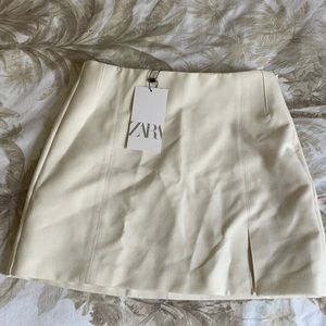 Zara cream / ivory mini skirt